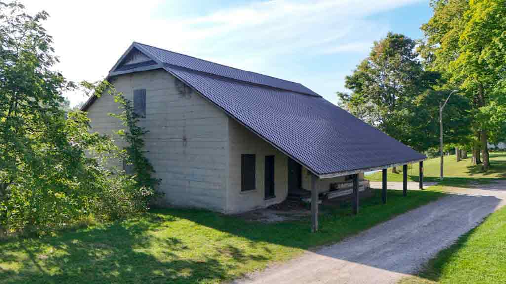 Front side view of the Logan's MIll